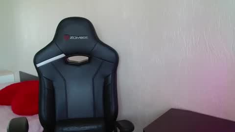 mia_luiza online show from June 23, 8:33 am