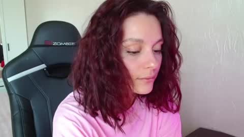 mia_luiza online show from June 18, 11:15 am