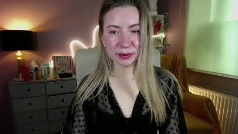 Mia online show from March 6, 8:41 am