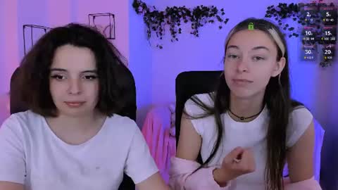 mia_mooon_ online show from July 11, 8:50 am