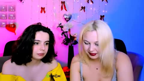 mia_mooon_ online show from May 12, 4:05 pm