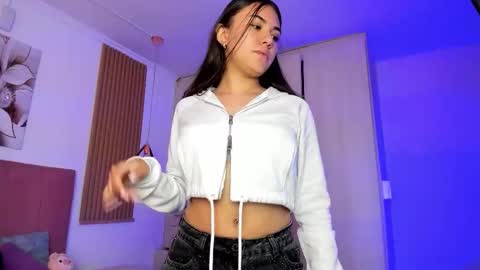 Mia Nevaeh - follow me online show from November 28, 8:49 pm
