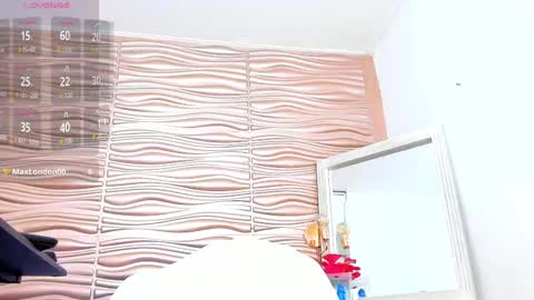 Snapshot of mia_pineda chatting on March 9, 11:36 am Mariana online show from March 9, 11:36 am