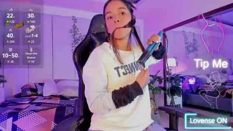 mia rousse25 online show from March 23, 3:17 pm