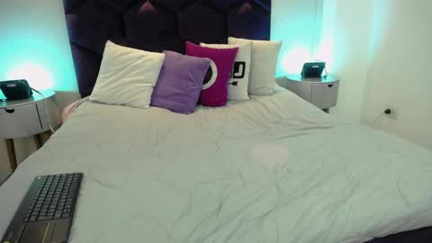 Mia online show from January 11, 4:40 am