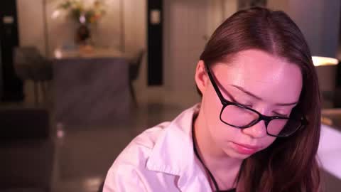 VixenMia online show from November 26, 5:05 am