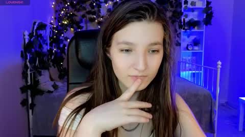 Mia online show from February 11, 10:30 am