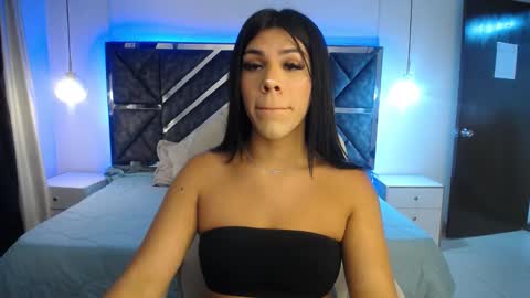 Mia online show from February 19, 2:01 am