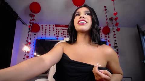 Mia online show from February 8, 8:31 am