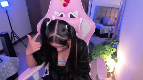 mia  nicolle online show from October 9, 3:56 am