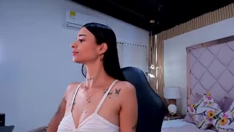 Mia  online show from July 17, 12:51 pm