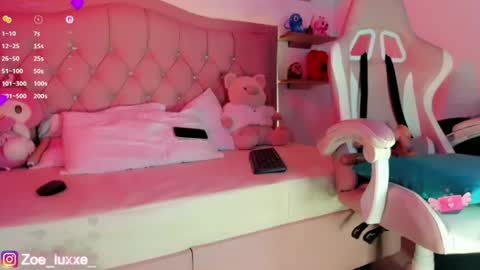 Mia online show from July 19, 1:19 am