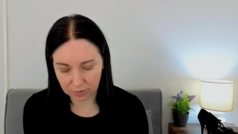 Mia online show from March 24, 4:24 pm