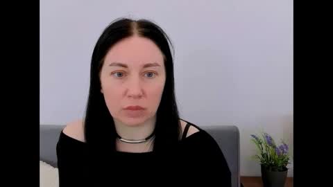 Mia online show from March 28, 4:52 pm