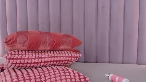 miaanderson__ online show from May 13, 4:05 pm