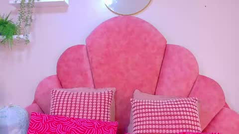 miaanderson__ online show from April 23, 11:40 am