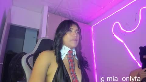 miaandluciferxxx online show from December 14, 12:39 am