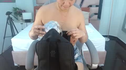 Mia Rodriguez online show from March 16, 8:35 pm