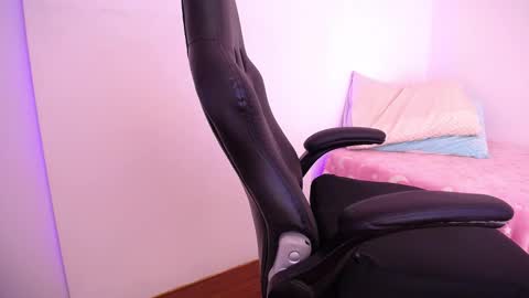 Mia Blum online show from March 3, 11:12 pm