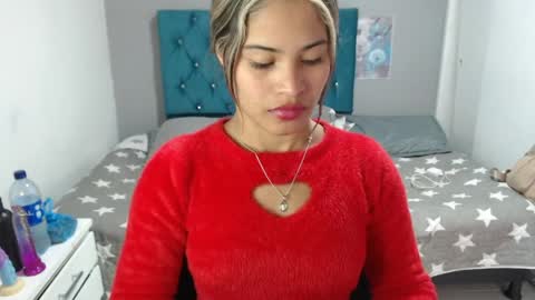 miacumgirl online show from April 8, 12:19 pm