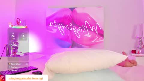 Mia  online show from March 4, 6:27 pm