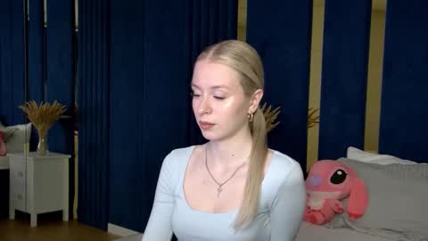 Snapshot of miagraces chatting on October 10, 5:30 pm Mia online show from October 10, 5:30 pm