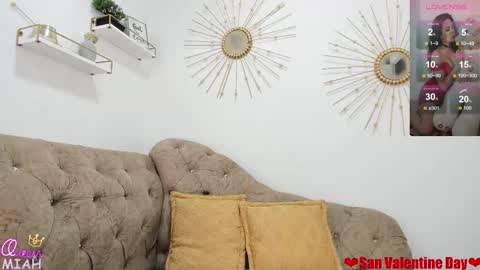 Miah Collins online show from February 14, 7:49 pm