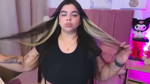 Snapshot of miahjoness chatting on October 13, 1:40 am Miah Joness online show from October 13, 1:40 am