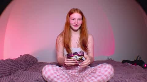 milanaaaa online show from December 14, 9:02 pm