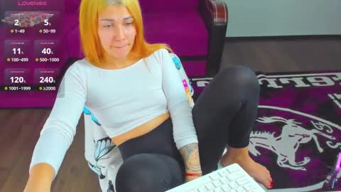 Mia Kittyy online show from November 17, 3:09 am