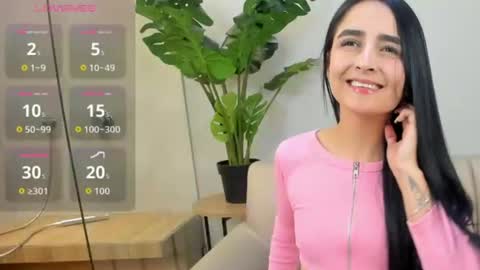 mialiore_ online show from July 1, 12:36 pm