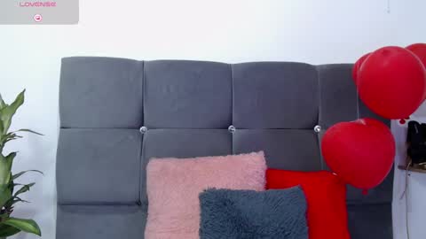 Snapshot of miamackleyn_ chatting on March 10, 12:38 pm MIA online show from March 10, 12:38 pm