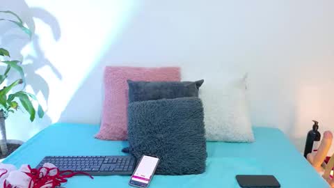 Snapshot of miamackleyn_ chatting on October 16, 3:00 pm MIA online show from October 16, 3:00 pm