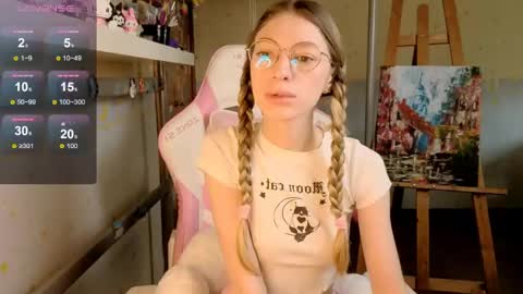 MiaMoon online show from May 20, 7:59 am