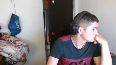 miaou_miaou online show from May 12, 12:41 am