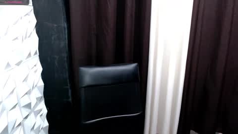 mia online show from February 19, 9:06 am