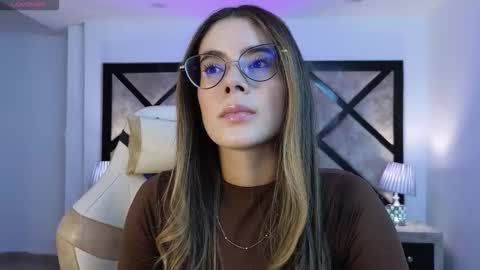 Mia online show from March 19, 7:41 pm