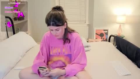 Mia  online show from October 23, 9:37 pm