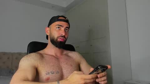 MichaelEvansx online show from May 8, 11:10 pm