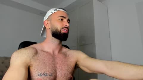 MichaelEvansx online show from March 27, 9:38 pm