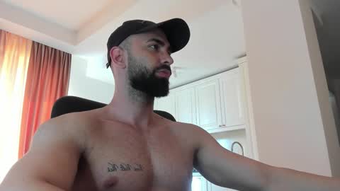 MichaelEvansx online show from February 3, 10:41 am