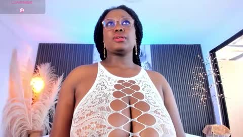 michellepreston_ online show from February 19, 1:21 pm