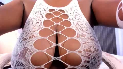 michellepreston_ online show from February 13, 3:26 pm