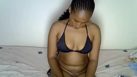 midnight_nia online show from June 7, 9:47 am