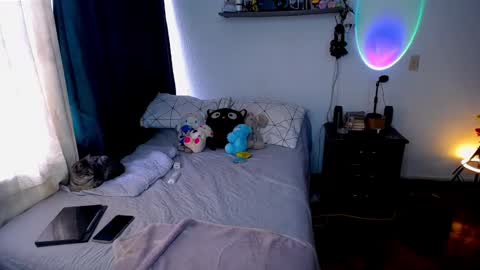 Pola  INDEPENDENT MODEL online show from March 4, 4:52 pm