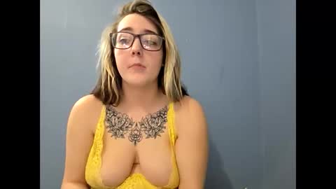 Midnightminx803532 online show from March 24, 11:22 pm