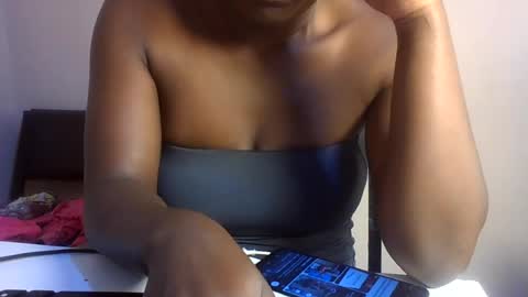 midnightt_curves online show from July 1, 4:48 pm