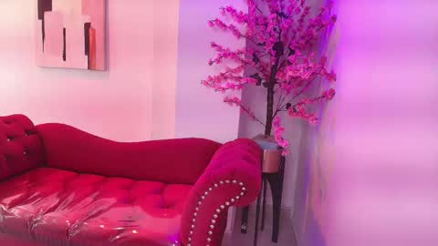 Miia  online show from April 24, 12:40 pm