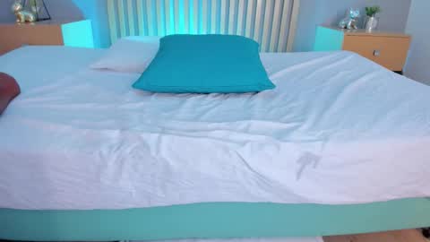 Mia online show from February 14, 2:53 pm