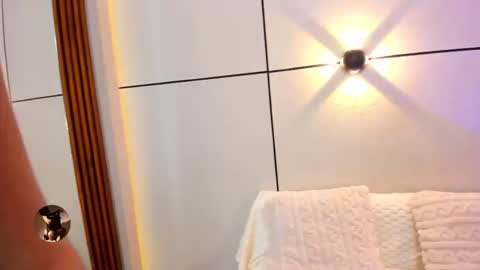    online show from November 29, 1:08 pm